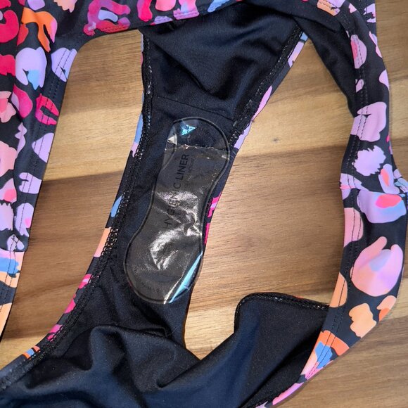 Cupshe Leopard Print Bralette & Standard Rise Hipster Bikini Set (L) - Picture 8 of 8